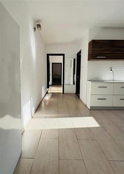 RECO . Apartament cu 3 camere Valenta . - 3