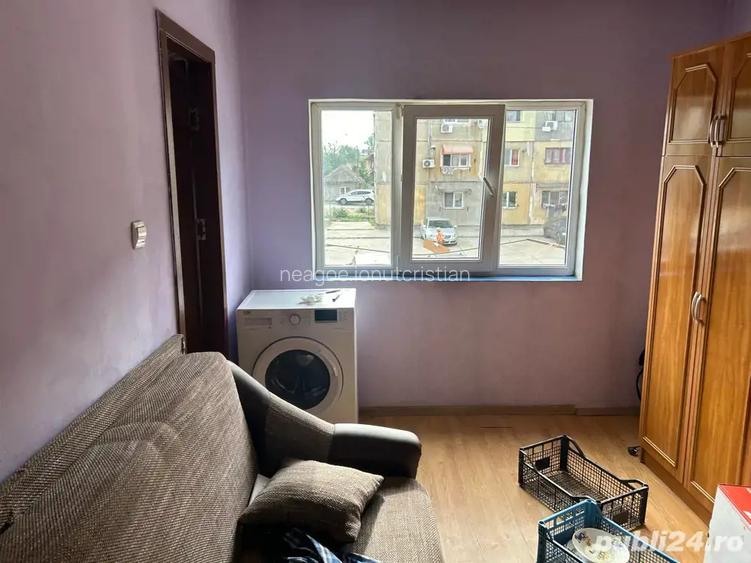 Vand garsoniera-Schela-23mp cu baie si bucatarie