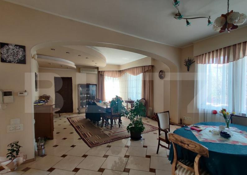 Casa deosebita 260 mp, teren 400 mp, zona Andrei Muresanu En - 11