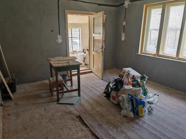 Casa 4 camere libera la vanzare RASNOV - zona Florilor - 8