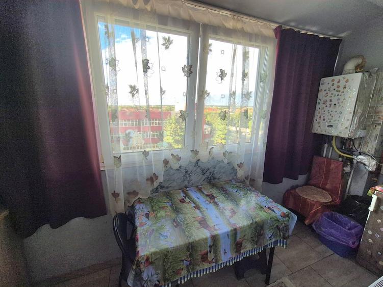 Apartament cu 2 camere decomandat în Confecții