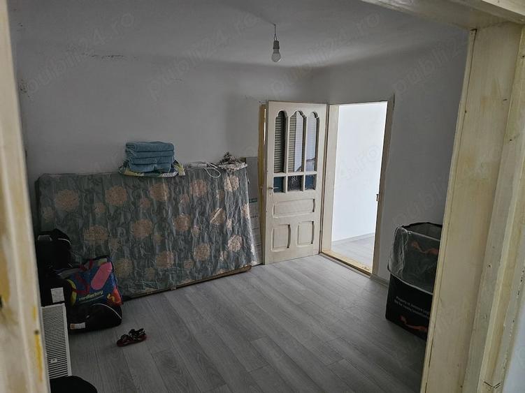 Casă cu 5 camere cu Teren 2974 Mp în Albești-Paleologu