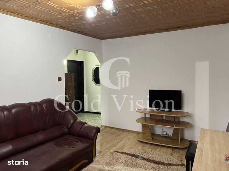 Apartament cu 3 camere semidecomandat în Central