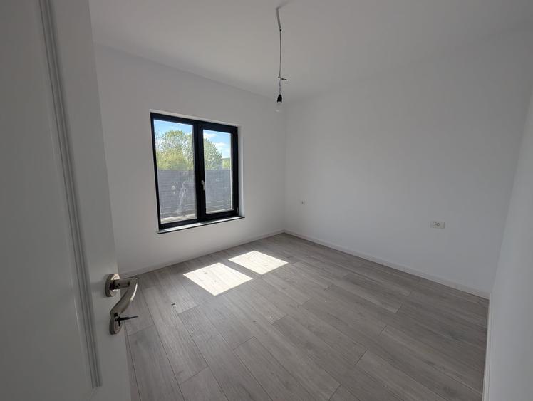 Casă individuală cu 4 camere cu Teren 486 Mp în Nord