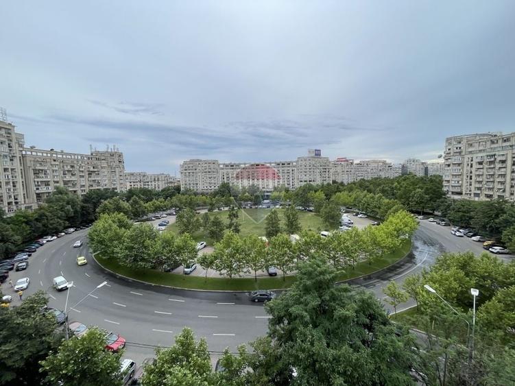 Apartament cu 3 camere decomandat, mobilat în P-ța Alba Iulia