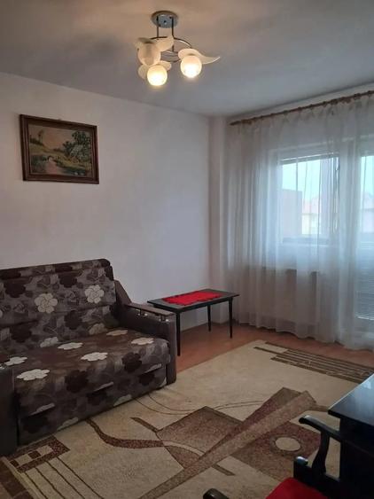 Apartament cu 2 camere decomandat în Hipodrom 3