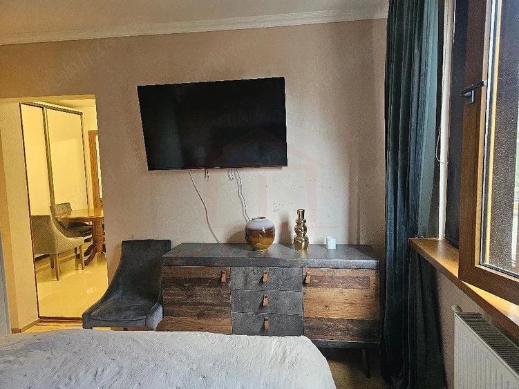 Apartament cu 3 camere semidecomandat în Faleză