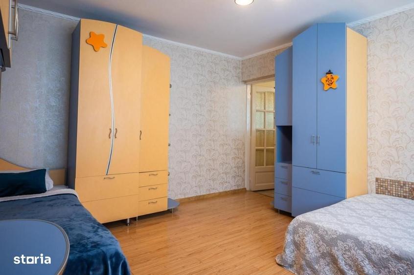 Casă cu 4 camere în Noua