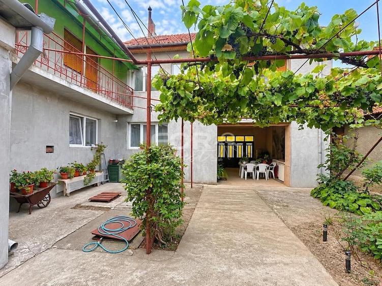Casă cu Teren 806 Mp în Sântandrei