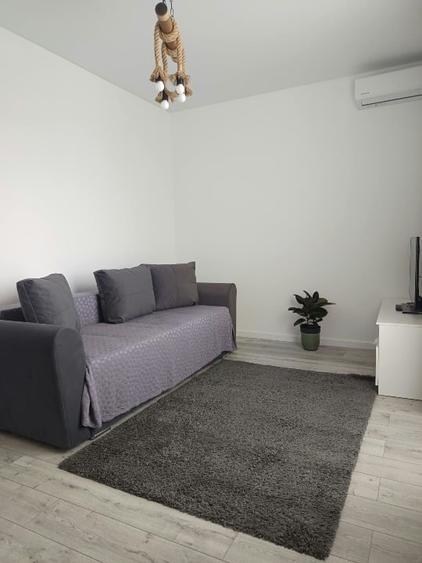 Apartament cu 2 camere decomandat, mobilat în Central