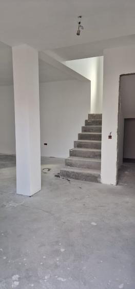 Casă individuală cu 4 camere cu Canalizare în Cumpăna