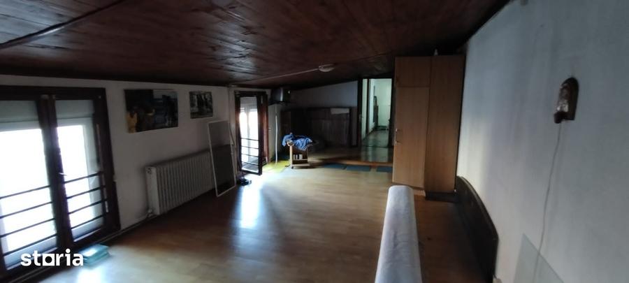 Casă cu 4 camere cu Teren 178 Mp în Universitate