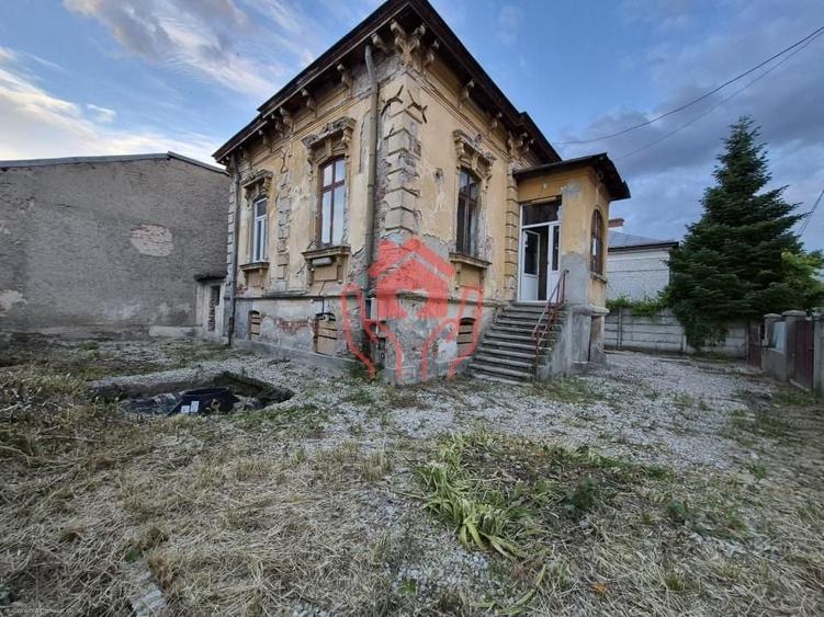Casă individuală cu 7 camere cu Canalizare în Unirii