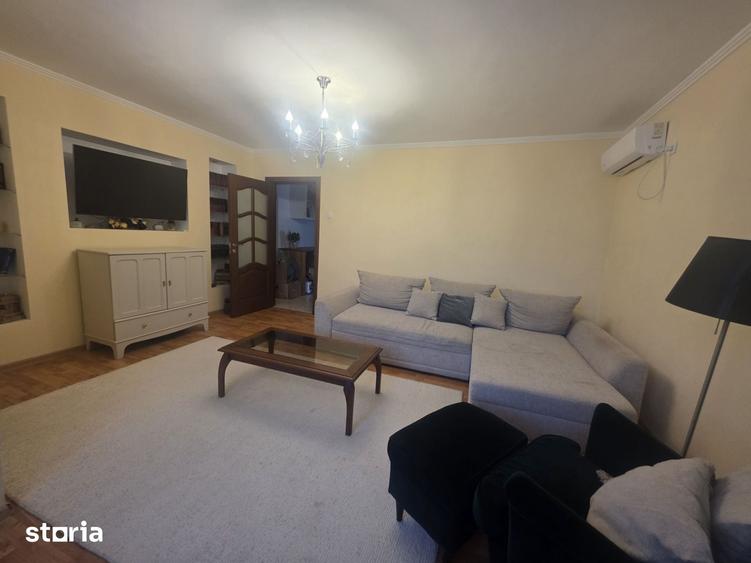 Apartament cu 3 camere decomandat în Titan