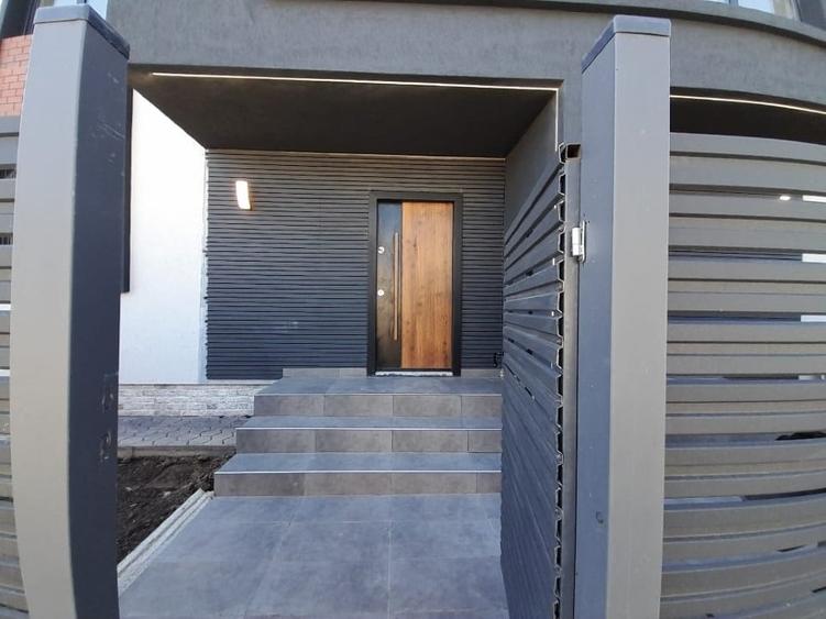 Duplex cu 5 camere cu Canalizare în Dumbrăveni