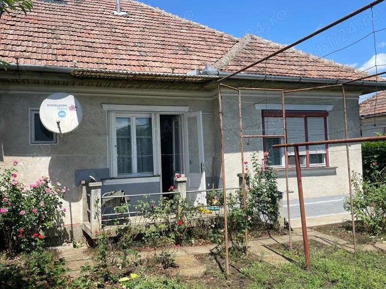 Casă cu 3 camere cu Teren 200 Mp în Central