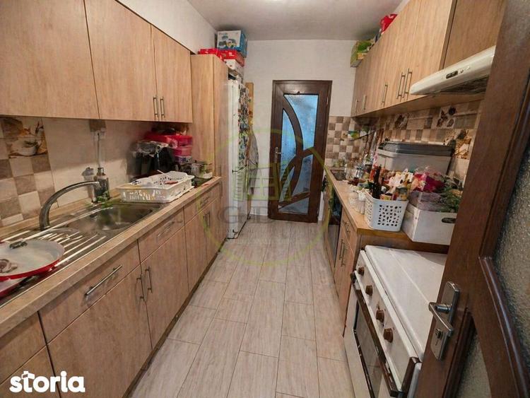 Apartament cu 4 camere semidecomandat în Lăpuș Argeș