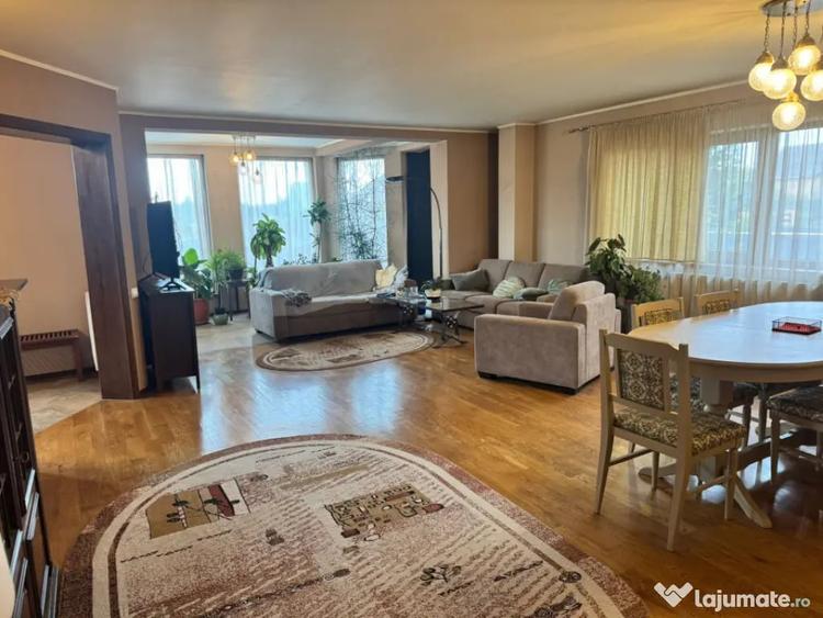 Casă cu 5 camere cu Teren 1000 Mp în Săsar