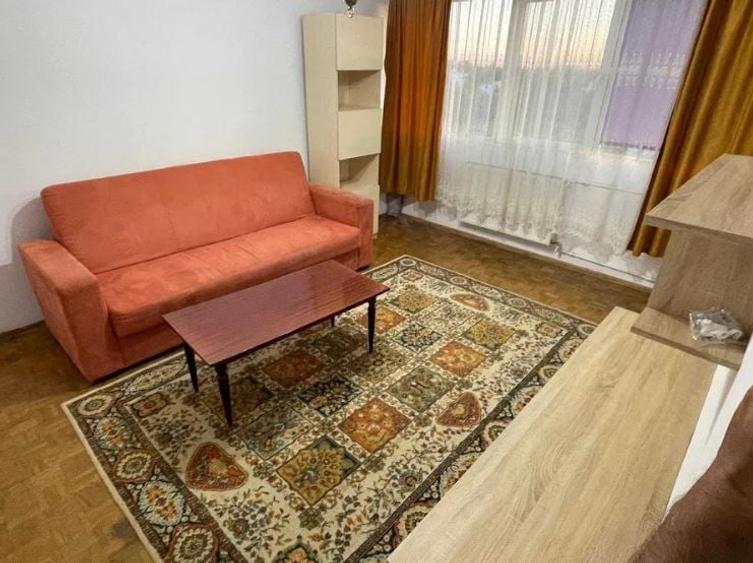 Apartament cu 2 camere decomandat, mobilat în Eroii Revoluției