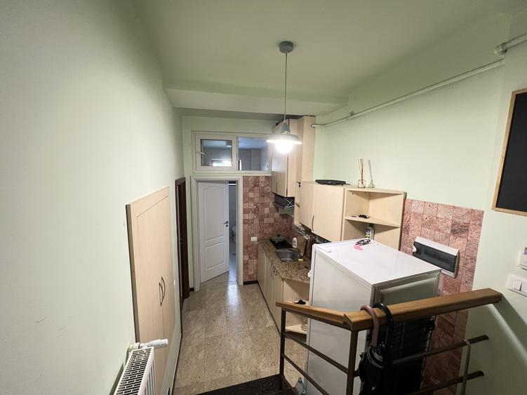 Apartament cu 2 camere nedecomandat, mobilat în Central