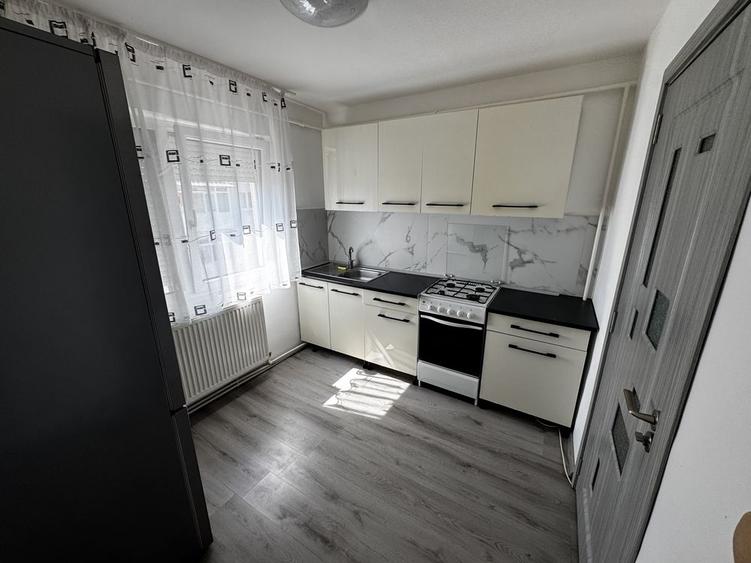 Apartament cu 2 camere semidecomandat în Unirii Sud