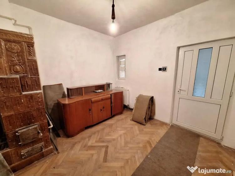 Casă cu 3 camere cu Teren 183 Mp în Central