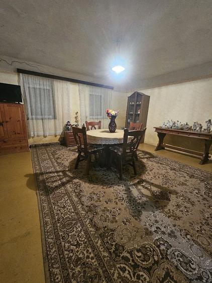 Casă cu 2 camere cu Teren 2877 Mp în Tomnatic