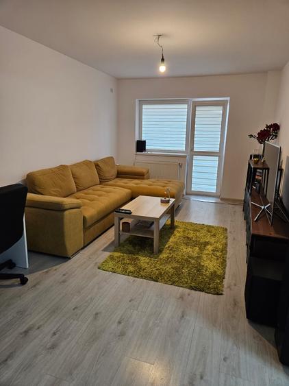 Apartament cu 3 camere decomandat în Theodor Pallady