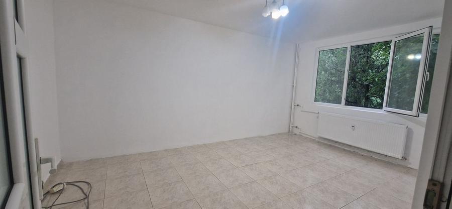 Apartament cu 2 camere decomandat în Drumul Taberei