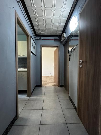 Apartament cu 3 camere semidecomandat în Tătărași