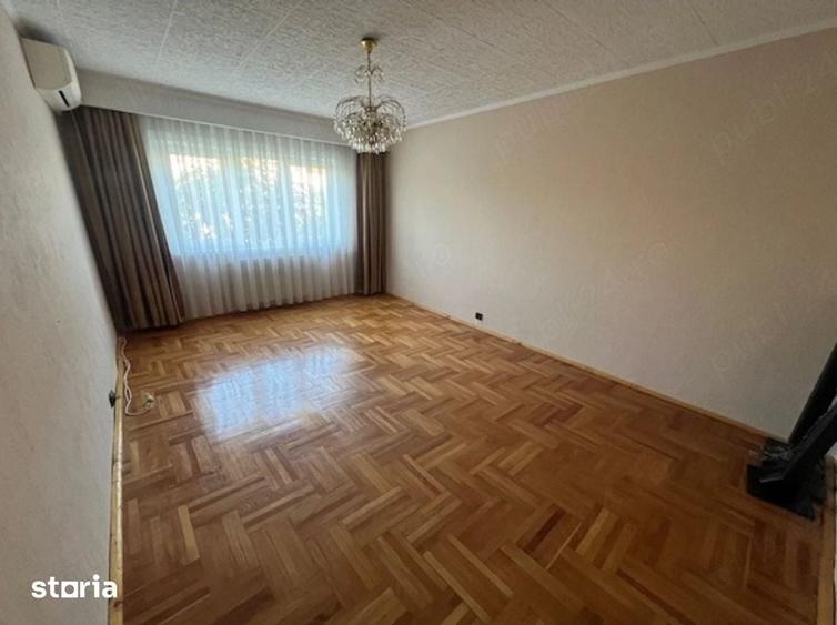 Apartament cu 3 camere decomandat în Rogerius