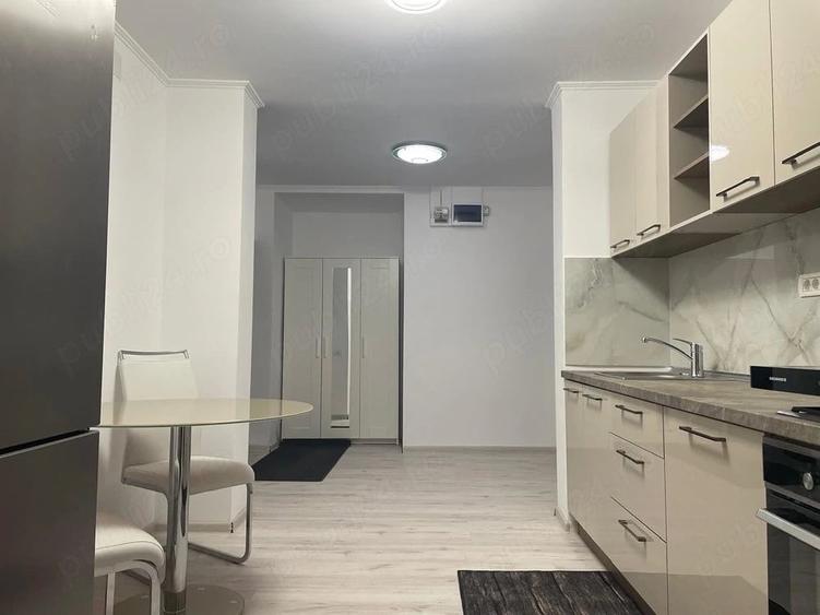 Apartament cu 3 camere semidecomandat în Metalurgiei