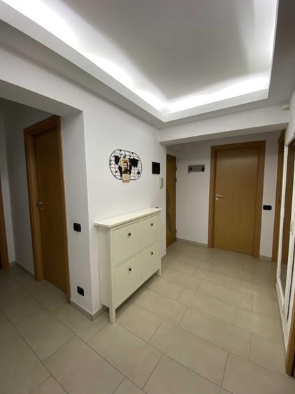 Apartament cu 4 camere decomandat în UTA