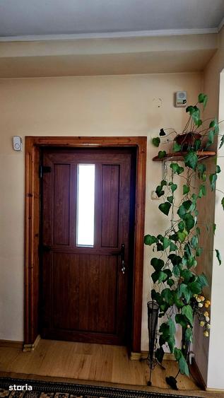 Casă cu 4 camere cu Teren 400 Mp în Central