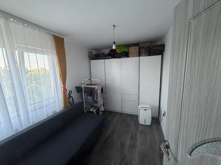 Apartament cu 3 camere semidecomandat, mobilat în Central