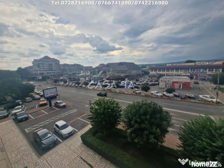 Apartament cu 4 camere decomandat în Central