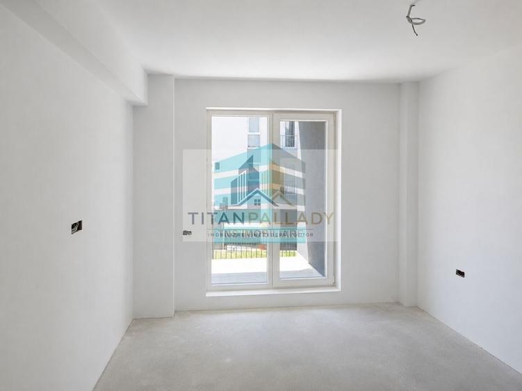 Apartament cu 4 camere decomandat în Titan