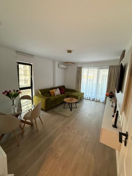 Apartament cu 2 camere decomandat, mobilat în Central