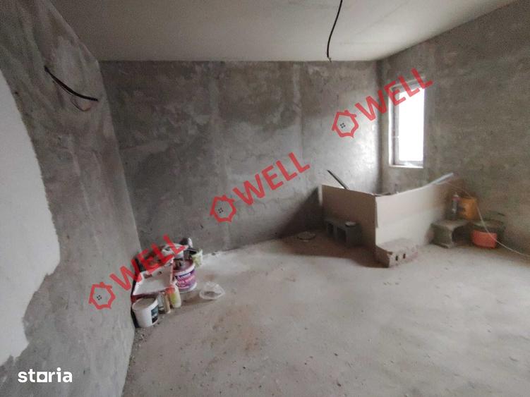 Casă cu 8 camere cu Teren 1130 Mp în Moacșa