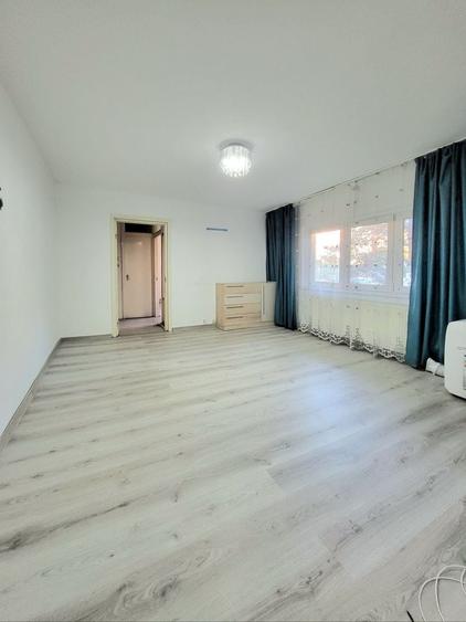 Apartament cu 2 camere semidecomandat în Aradului