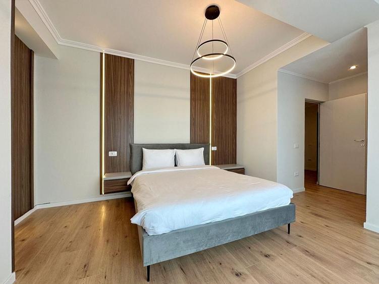 Apartament cu 3 camere decomandat, mobilat în Central