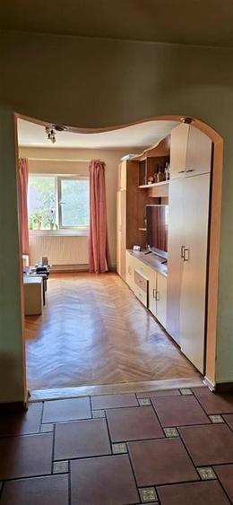 Apartament cu 4 camere decomandat, mobilat în Tractorul