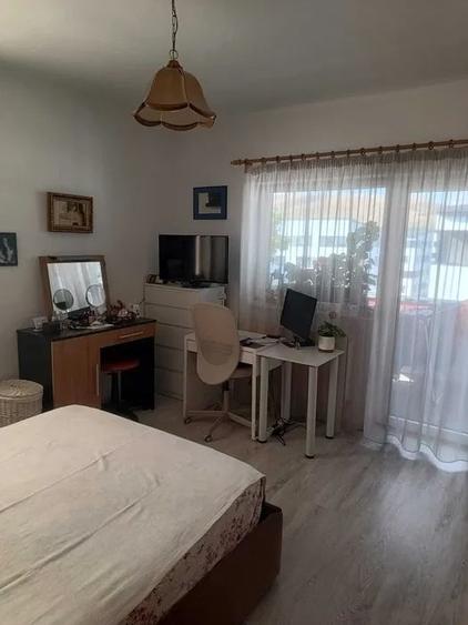 Apartament cu 2 camere semidecomandat, mobilat în Florești