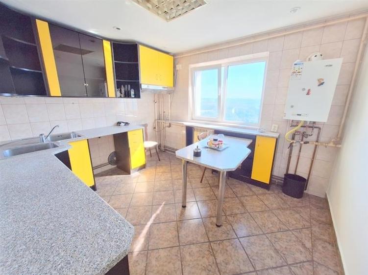 Apartament 3 camere decomandat, zona Nord - 1