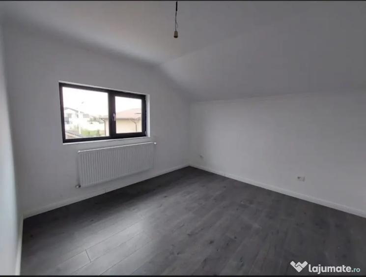 Casă cu 5 camere cu Teren 430 Mp în Central