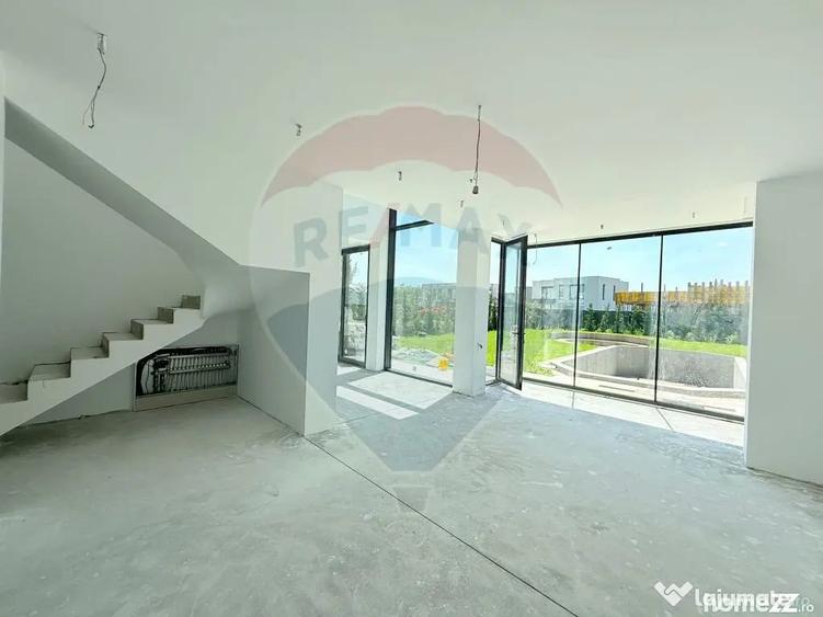 Casă cu 5 camere cu Teren 753 Mp în Balotești