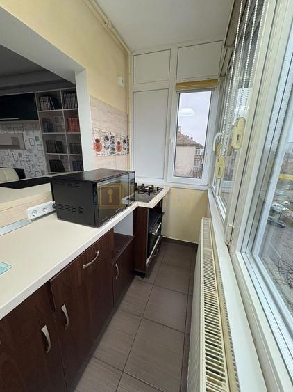 Apartament cu 3 camere decomandat în Lunei