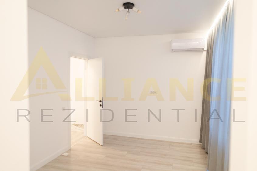 Penthouse cu 3 camere decomandat în Apărătorii Patriei