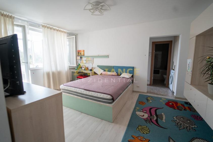 Apartament cu 2 camere semidecomandat în Berceni