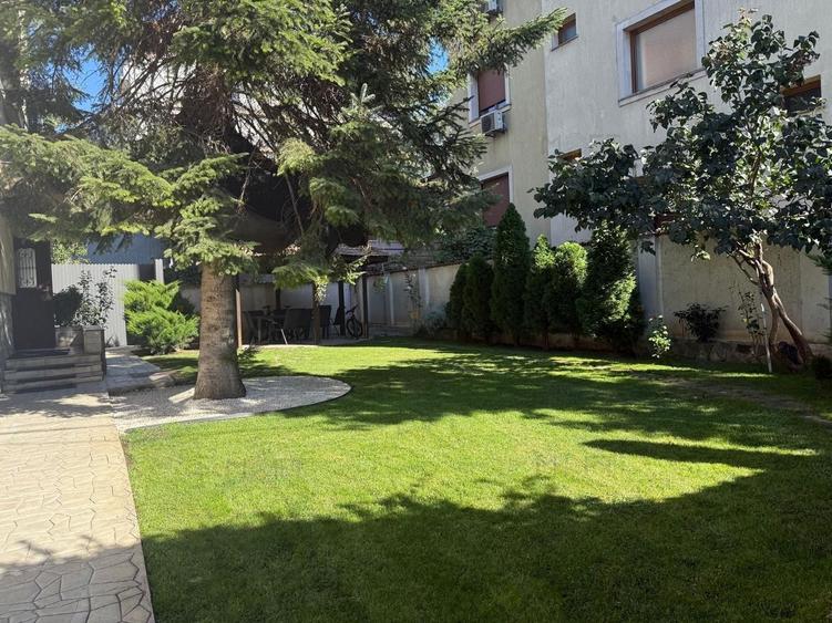 Apartament cu 4 camere decomandat, mobilat în Barbu Văcărescu